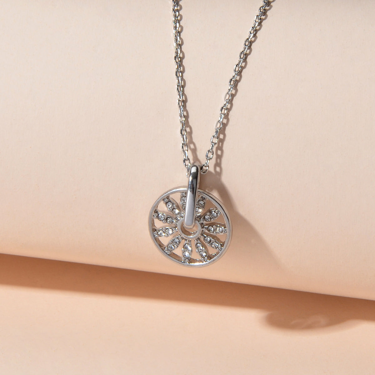 Textured Jewellery Rhinestone Decor Silver Chain Round Wheel Charm Girl Necklace