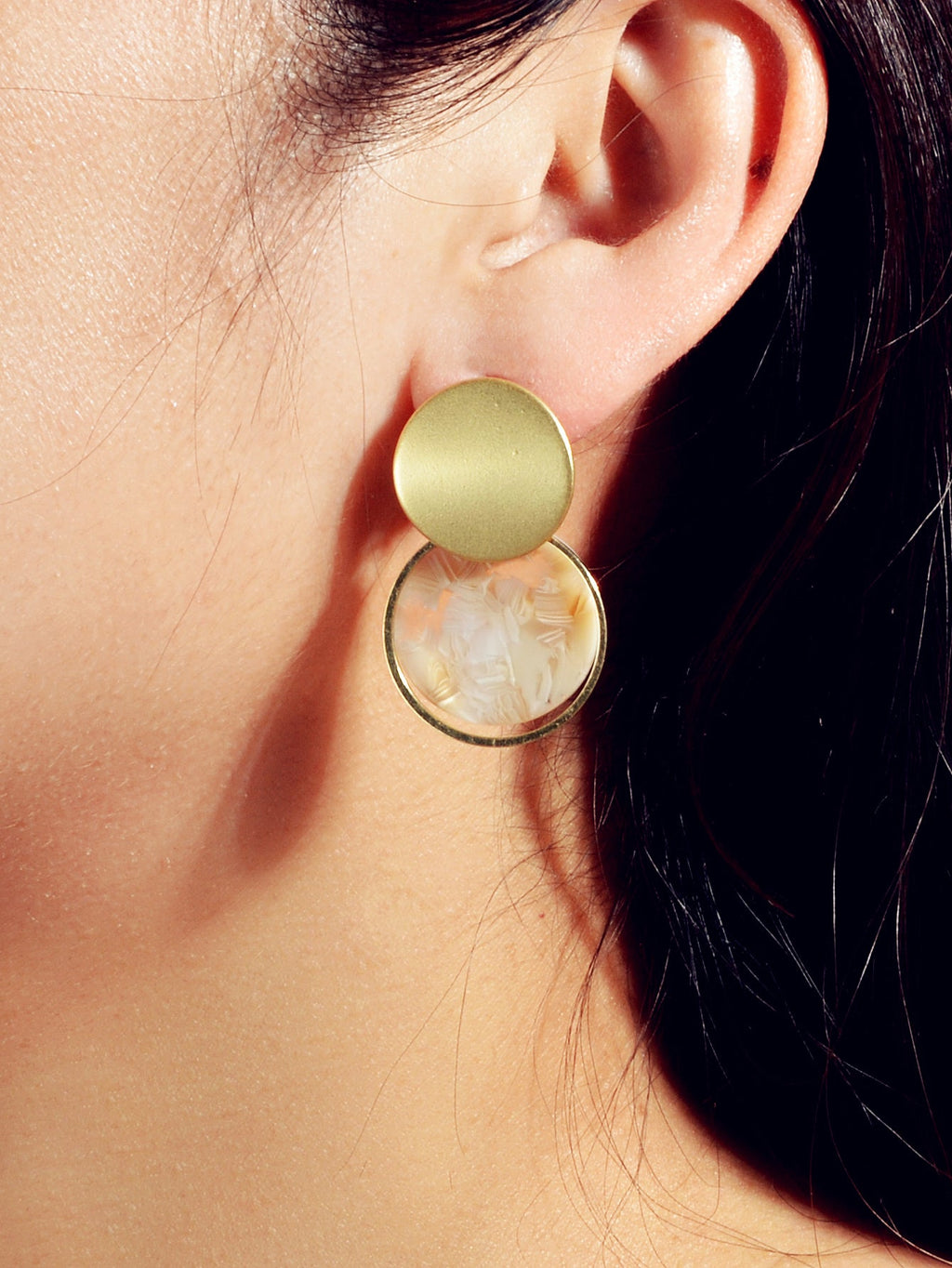 Mottled Resin Round Gold Disc Geometric Stud Multicolour Marbled Drop Earrings-1