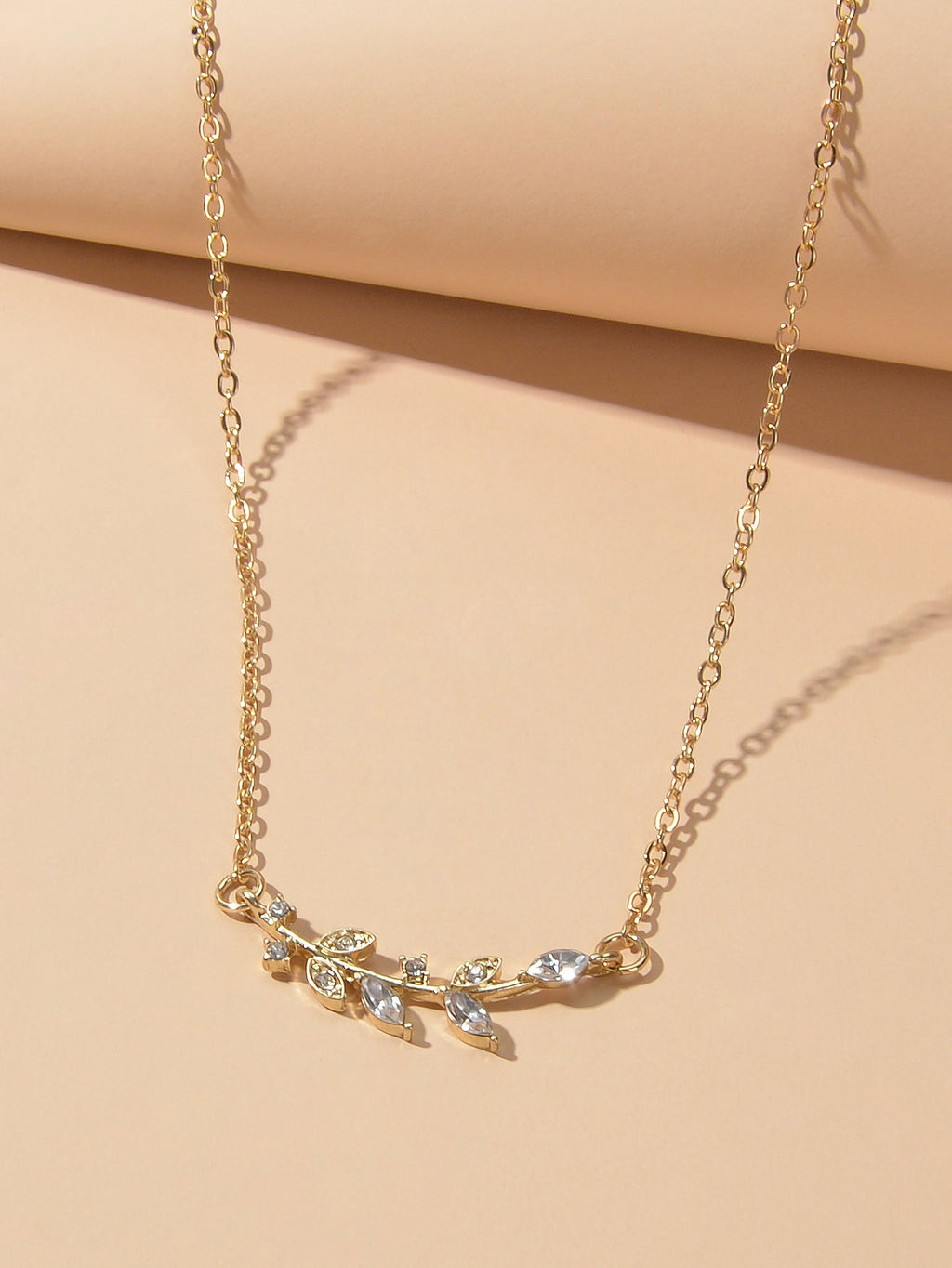 Shining Jewellery Rhinestone Decor Gold Silver Chain Leaf Charm Pendant Necklace-3
