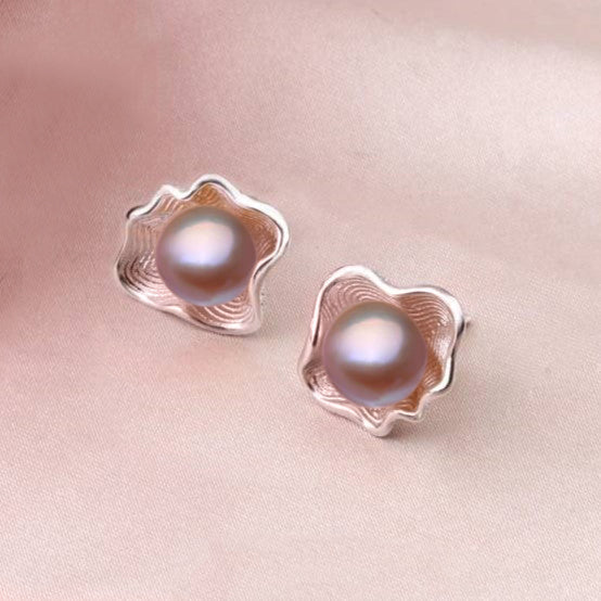 Genuine Freshwater Pearl in Oyster Shell Stud Earrings-4