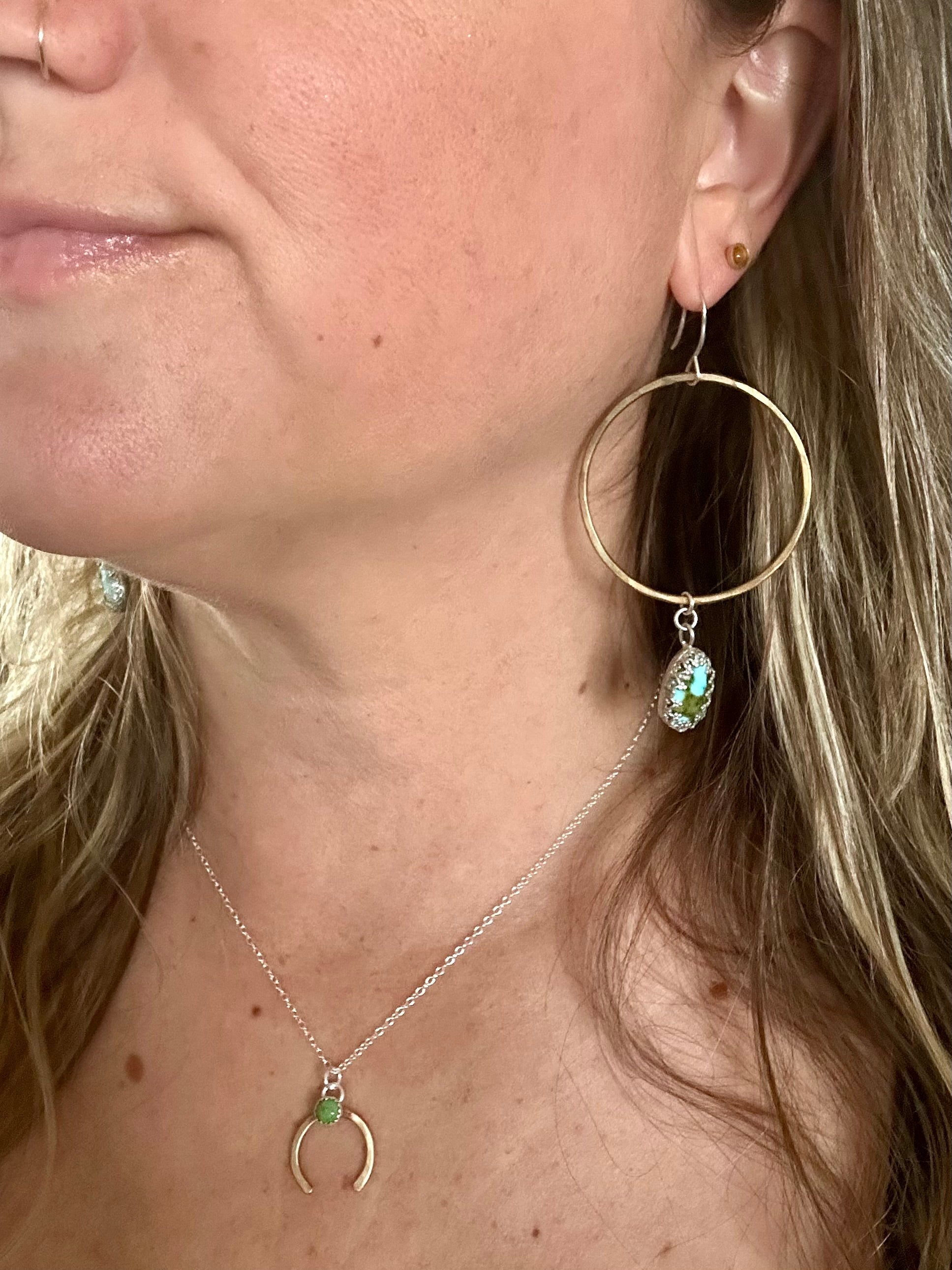 Share Luck - Lucky Horseshoe Charm Necklace - Turquoise-4